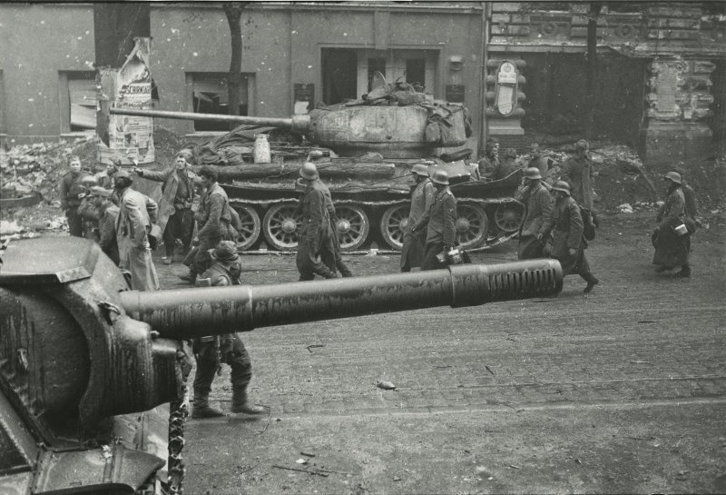 День памяти. Краткая сводка на 3 мая 1945 года